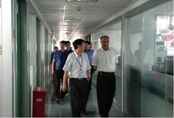 热烈欢迎省台办副主任王鲁宁莅临万象城平台_万象城(中国)一站式服务平台,药业参观指导